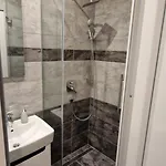 Azra Apartment *