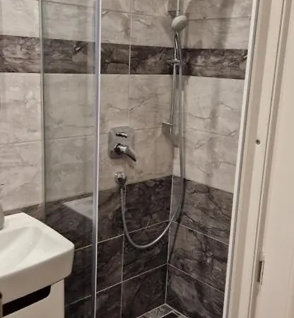 Apartment Azra