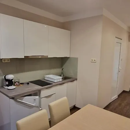 Azra Apartment *