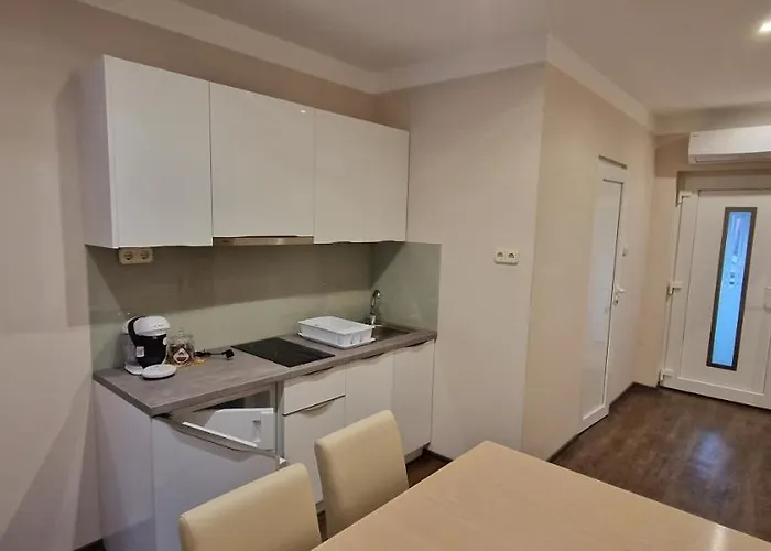 Azra Apartament *