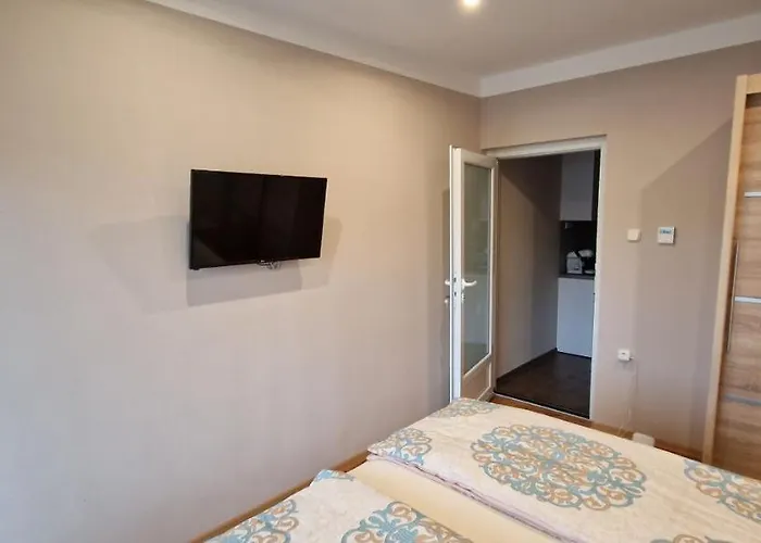 Apartament Azra *